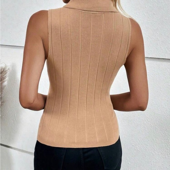 🤩🆕 Great Looking Ribbed Turtleneck Top - Picture 4 of 4
